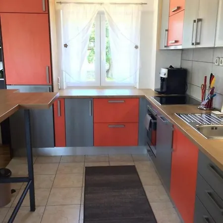 Guest house And With Parking Space - 25978 Novi Vinodolski